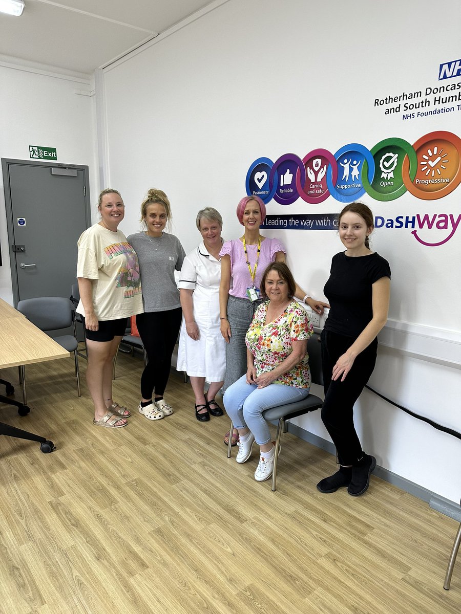 Laura Barker (Clarke) tweet media