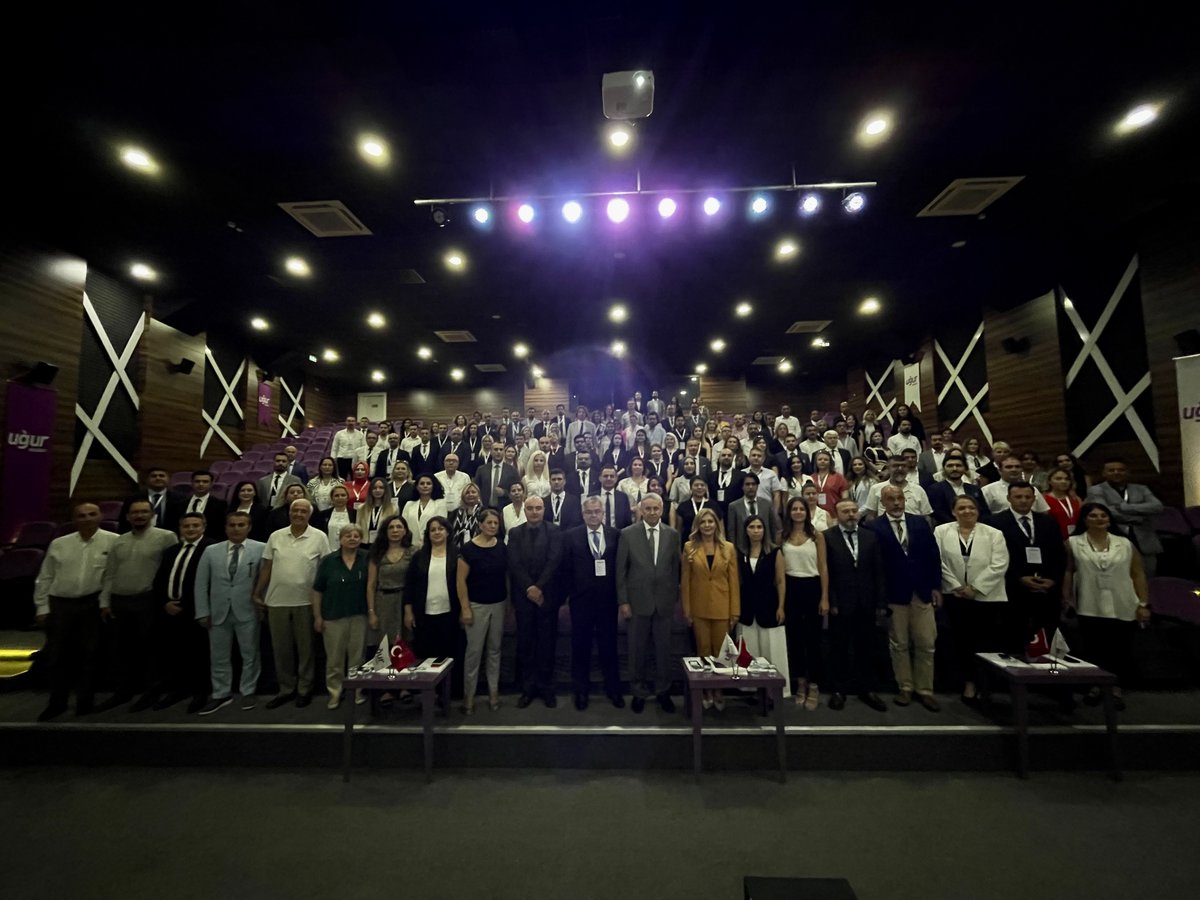 UgurOkullari's tweet photo. 100 Yıllık Cumhuriyetimizin 55 Yıllık Eğitim Vizyonu temalı 2023-2024 eğitim öğretim dönemine yönelik yeni dönem stratejileri ve planlamaları Genel Müdürümüz Mustafa Çakır ve Genel Müdür Yardımcılarımızın katılımıyla gerçekleşen toplantılarda yöneticilerimizle paylaşıldı. https://t.co/Yj2W0iTJLC