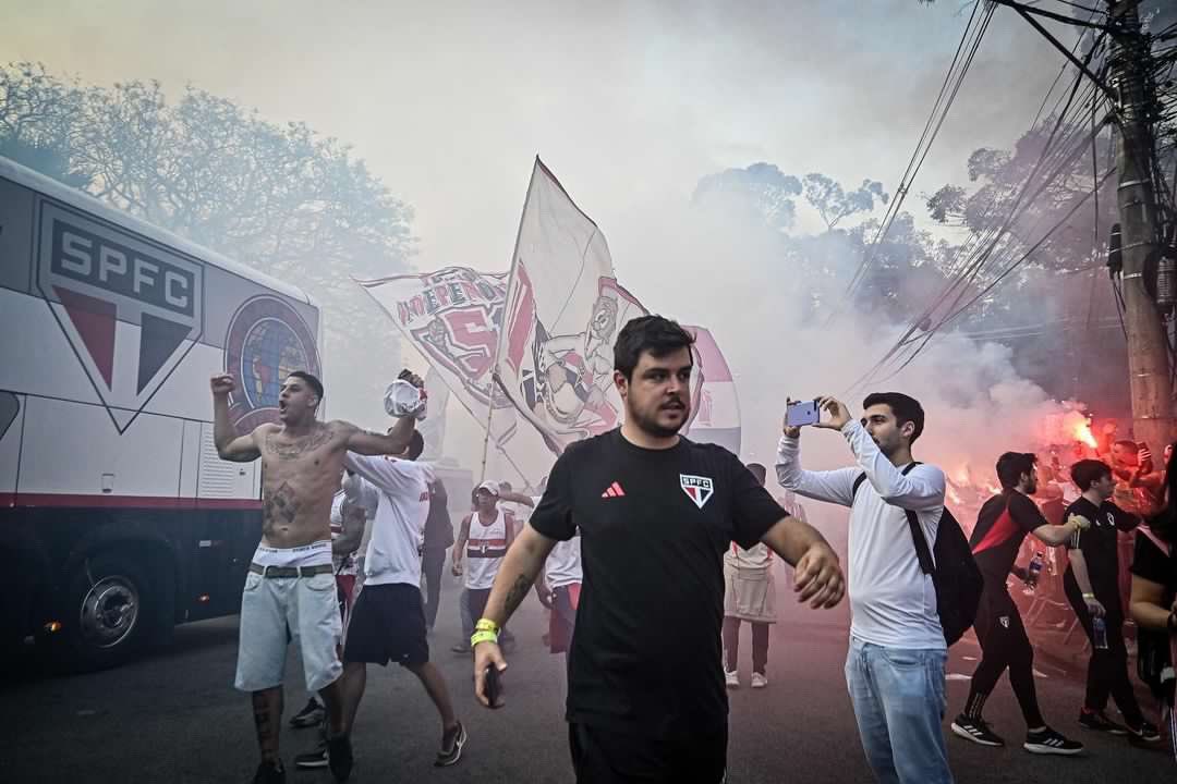PedroGuedao's tweet photo. Mais algumas fotos de ontem! 

🏟️ Noite de copa no Morumbi é sempre inesquecível! 

#SãoPauloFC #Sudamericana 
#VamosSãoPaulo 🇾🇪 https://t.co/tuFjJ3Wy7d