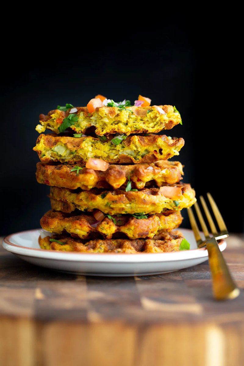 schmoozequeen's tweet image. #Vegan #Savory Pakora Waffles 🧇
#Fritter from the India consisting of #vegetables such as #potatoes #onions #BellPepper #GreenChili #Cauliflower 
#GlutenFree #NutFree #SoyFree #ChickpeaFlour #Waffles #Snack #Plantbased @veganricha
veganricha.com/savory-chickpe…