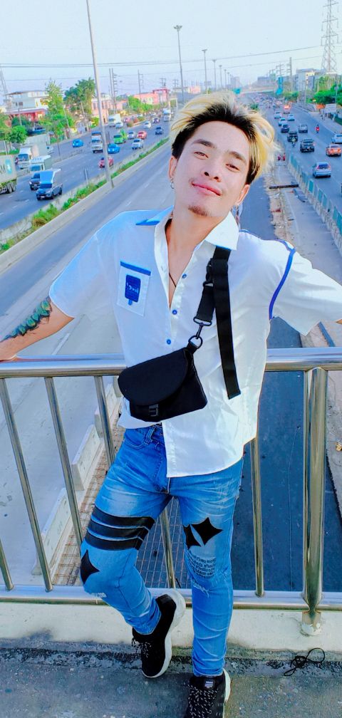 MgChanHein2's tweet photo. ပ်င္းလိုက္တာ အခန္းမွာ ေတ်ာက္ထဲ https://t.co/pUyGgfwn5M