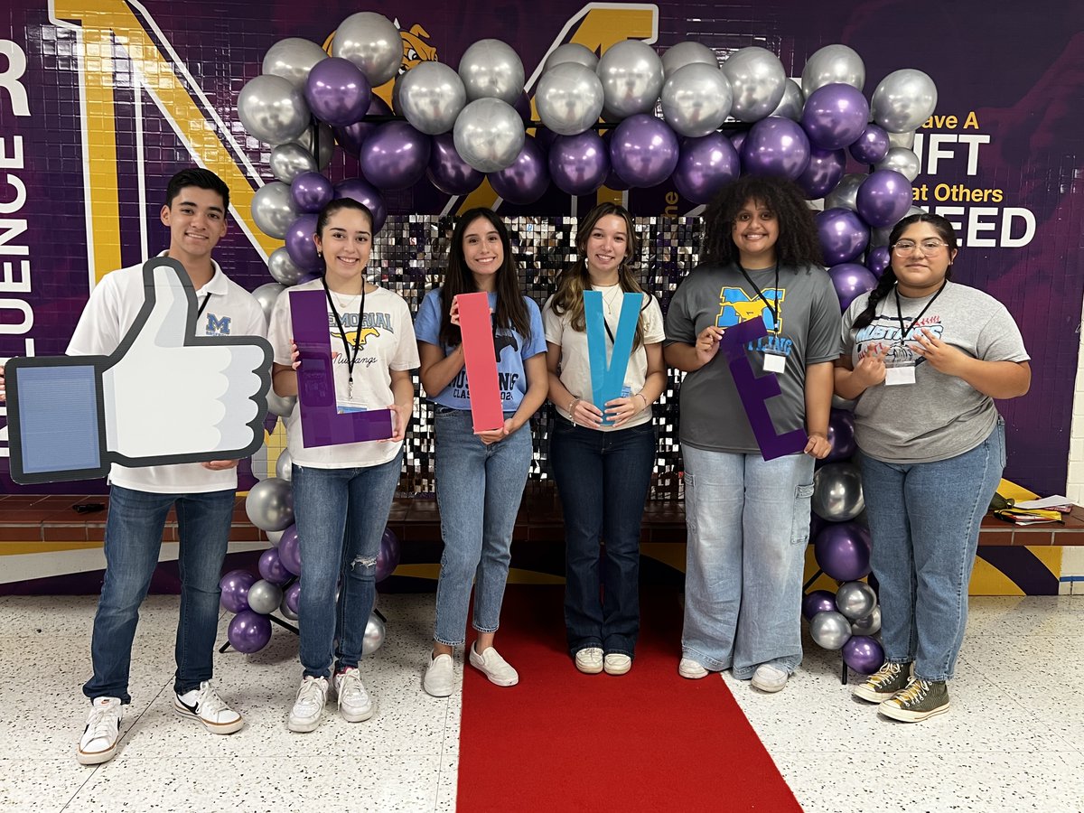 rfluegel's tweet photo. Tshirt Giveaway Time!!!! Find one of our smart and adorable @McAllenMemorial student volunteers for a chance to win a #TECHnovate23 t-shirt.  Secret word: "LIVE 23." @annvega @jamesvarlack @TravisMSLib https://t.co/4K1DzQIHUv