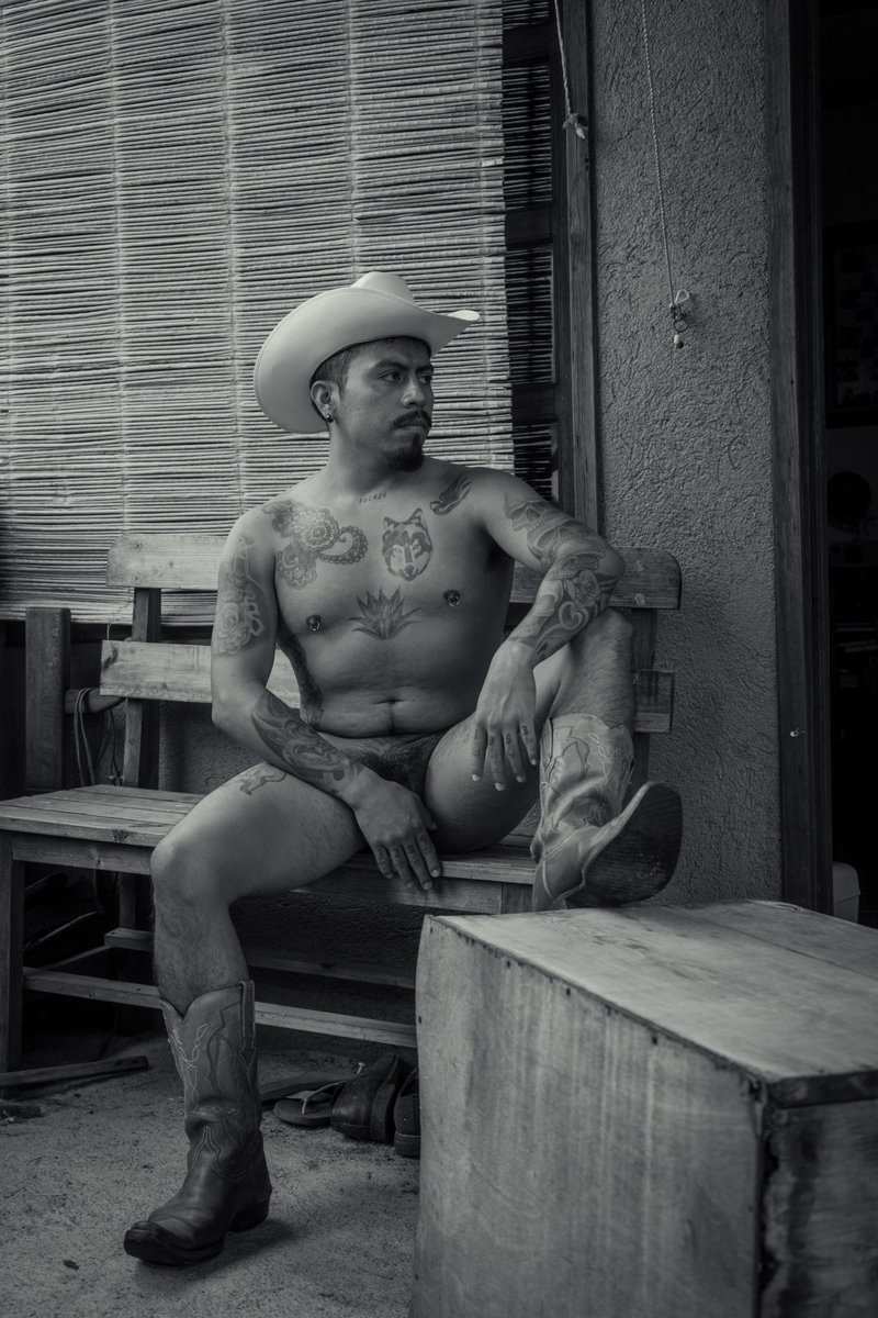 Jaredcastro77's tweet photo. Todos somos arte y también tenemos erotismo…

📸 male.erotica 🔥

#scrufflatino #cigar #scruff #tatuaje #chacal #lgbt #leather #man #latino #Tatto #tattoos #Oaxaca #mexico #poppers #piercing #cerveza #hombre #instalike #Gay #gayboy #instagay #pride #macho #mexicano #moreno https://t.co/XQ2JzxWr67