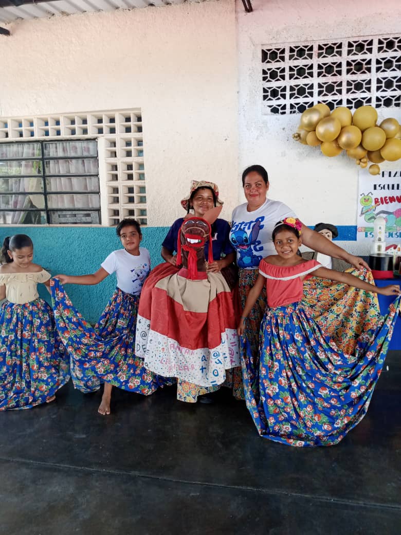 #11agos Día Cultural en el Plan Agosto de Escuelas Abiertas en la Esc Josefina Pimentel de Monay del CDCE La Paz Municipio Pampán #Trujillo <a href="/_LaAvanzadora/">Yelitze Santaella</a> <a href="/PtmsTrujillo/">PTMS TRUJILLO</a>
<a href="/gtorodelara/">Gisela Toro Hernández</a> 
@MPPEDUCACION <a href="/DIFD_Trujillo/">División de Investigación y Formación Doc.Trujillo</a> <a href="/ViceIP/">VEIP</a>  @cdcetrujillo <a href="/Twitera74/">⚢♈𝓒. 𝓡♈⚢</a> <a href="/DGCPatrimonioy2/">DGCULTURA_MPPE</a> #LaPazEsClave