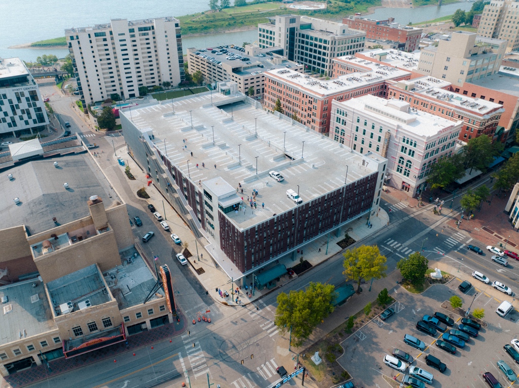 More than just a parking garage, the new Downtown Memphis Commission Mobility Center converts a surface parking lot into a multimodal transportation hub for the city. The Mobility Center links downtown's major attractions for all to experience.
