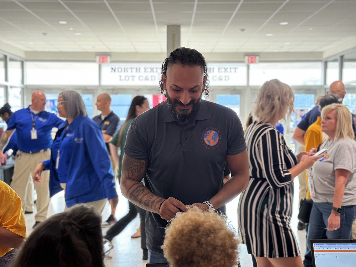 DaytonSchools's tweet photo. On Wednesday, the district held Convocation, a celebration that kicks off each school year!  💙

We heard from speakers including Mattie White, Dr. Derrick Foward, and our Interim Superintendent. What a way to kick off the new school year! #DPSProud 🌟 https://t.co/QYzXToy06j