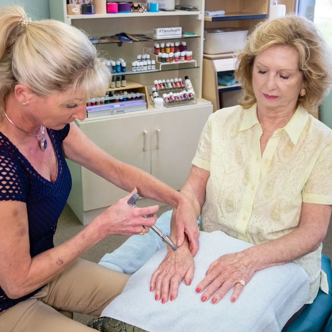 DrJanakiEBerman's tweet photo. When you choose Dr. Janaki Berman as your chiropractor, you're in experienced hands. With extensive qualifications and years of experience, I bring a wealth of knowledge to every session. Trust me to help you find relief from backaches, carpal tunnel, and more. #HonoluluHI https://t.co/dsjUpVMzBh