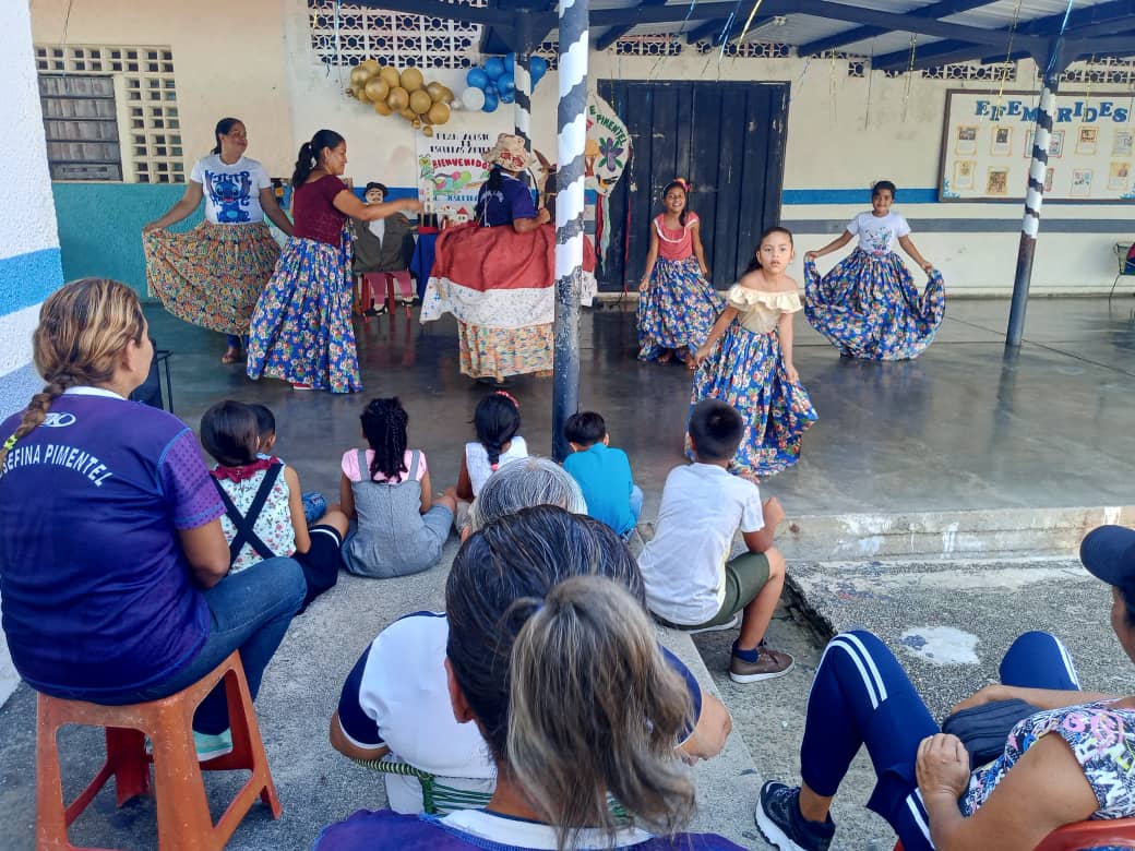 #11agos Día Cultural en el Plan Agosto de Escuelas Abiertas en la Esc Josefina Pimentel de Monay del CDCE La Paz Municipio Pampán #Trujillo <a href="/_LaAvanzadora/">Yelitze Santaella</a> <a href="/PtmsTrujillo/">PTMS TRUJILLO</a>
<a href="/gtorodelara/">Gisela Toro Hernández</a> 
@MPPEDUCACION <a href="/DIFD_Trujillo/">División de Investigación y Formación Doc.Trujillo</a> <a href="/ViceIP/">VEIP</a>  @cdcetrujillo <a href="/Twitera74/">⚢♈𝓒. 𝓡♈⚢</a> <a href="/DGCPatrimonioy2/">DGCULTURA_MPPE</a> #LaPazEsClave