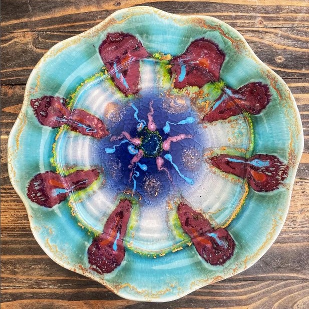 EclipseAtBM's tweet photo. We are bowled over by the amazing colors in this handmade ceramic bowl! We have bowls, platters, vases, mugs, candlesticks, planters and we can keep going. . . Stop by the gallery and pick up a piece!

#EclipseAB #shoplocal #wilmingtonnc #pottery #handmade #artgallery #ceramic https://t.co/AFKM7ncBbl