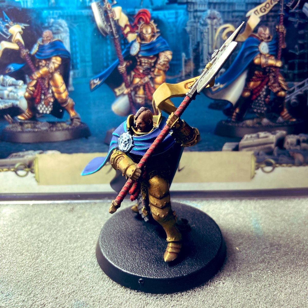 ini8nozo's tweet photo. 今日のプラエトール🎨
マントの塗り方上達したいな…
後少しで完成！
#warhammer
#stormcast
#praetors https://t.co/XXy9bh2L1y