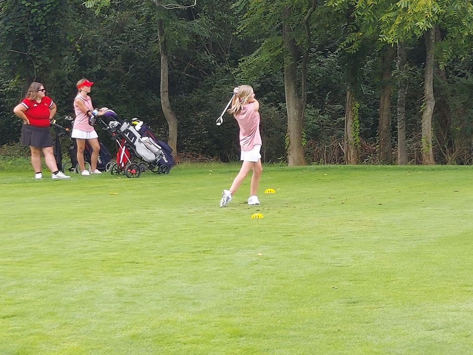BraveGirlsGolf's tweet photo. Starting off the year with a win against Princeton. The medallist @GoerssKeylee (42), Kayla Bennett (54), Ella Schulte (57), Emerson Endres (66) and Maddie McClurg (72). Harrison tonight at Circling Hills, 4pm. Go Brave! https://t.co/GWeqAmVD37
