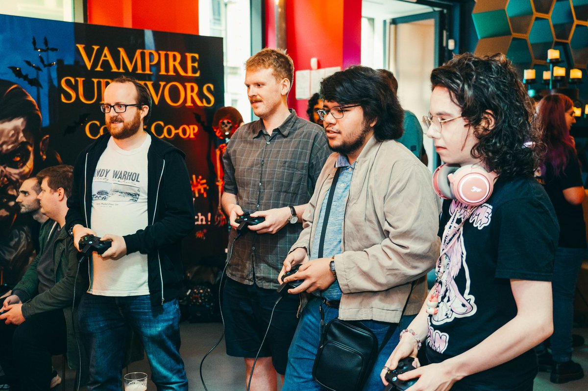 Vampire Survivors 🦇 tweet media