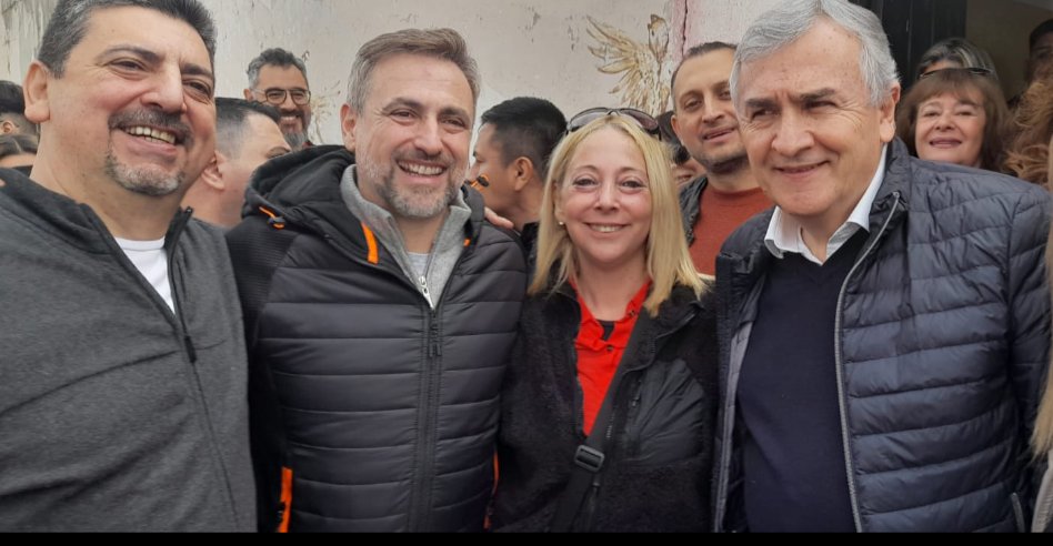 Juntos vamos a Hacer el Cambio de Nuestras Vidas!.
Bravo Ramón por mostrarnos que es posible un país mejor para todos, con estos Grandes Candidatos que HICIERON, HACEN,Y HARAN LO QUE NECESITAMOS para salir adelante. Ellos saben como, ya lo han demostrado, Argentina los necesita.