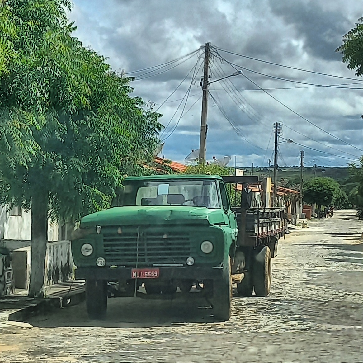CarrosPodres's tweet photo. #Chevrolet #Ford #MercedesBenz #ChevroletC14 #ChevroletD60 #FordF600 #mb1113 #iguatu #vilaantonico #quixelo #ceara #brasil https://t.co/Dhdpc9qVv6