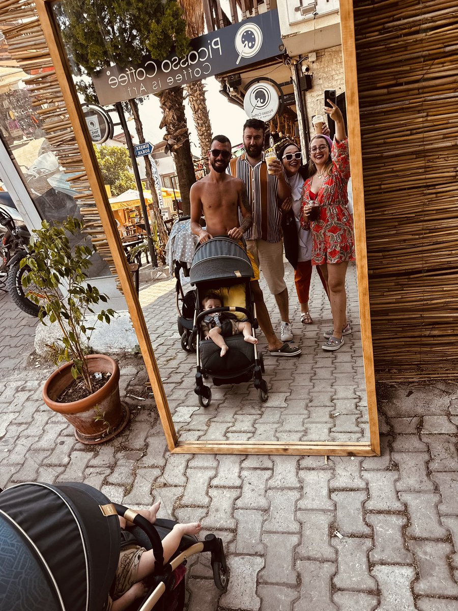 Hayat sevdiklerinle güzel 🎉