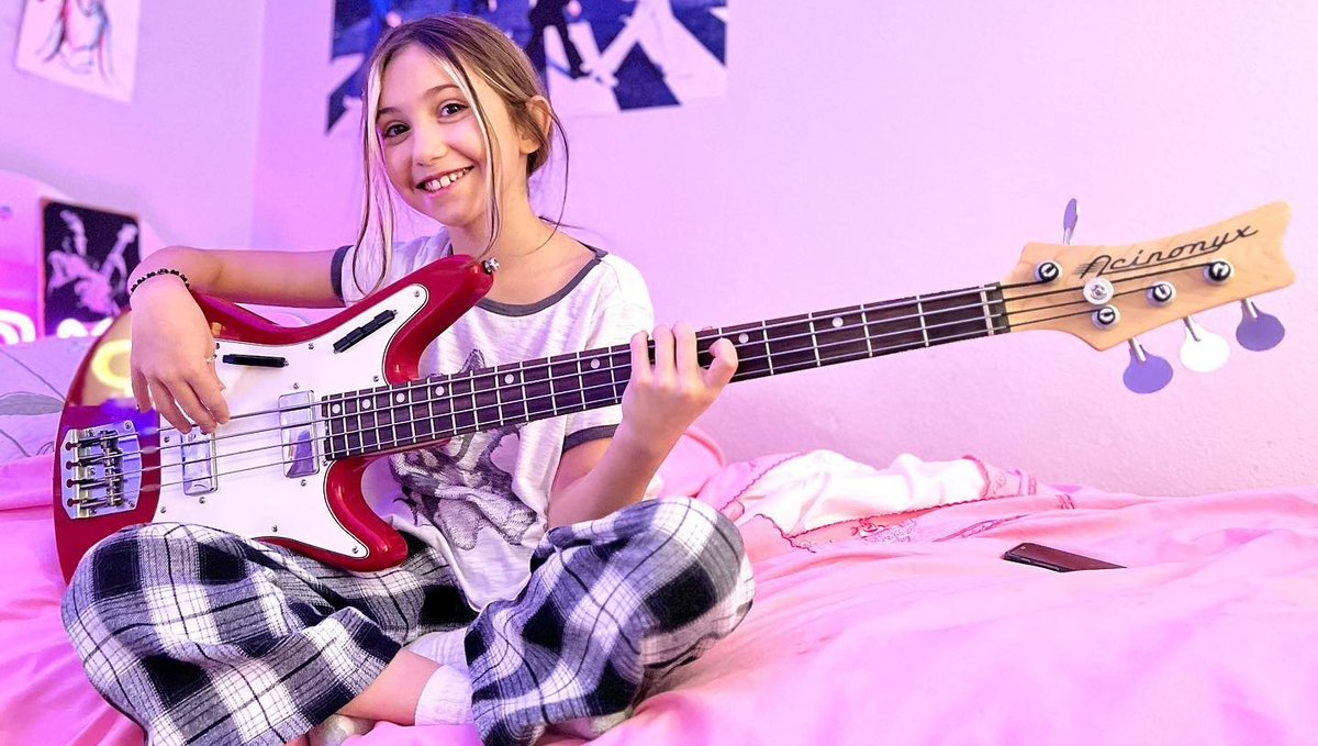 nordstrandaudio's tweet photo. Thank you nordstrandaudio for this beautiful Acinonyx/Cat bass, it plays and sounds amazing, especially with the flat wounds on it ❤️🎶
The video is coming very soon 🎉

#nordstrand #bass #bassist #slapchallenge #bassplayers  ( #📷 @ellenplaysbass )

https://t.co/AULZAEBXZs https://t.co/y2QFE1R88w