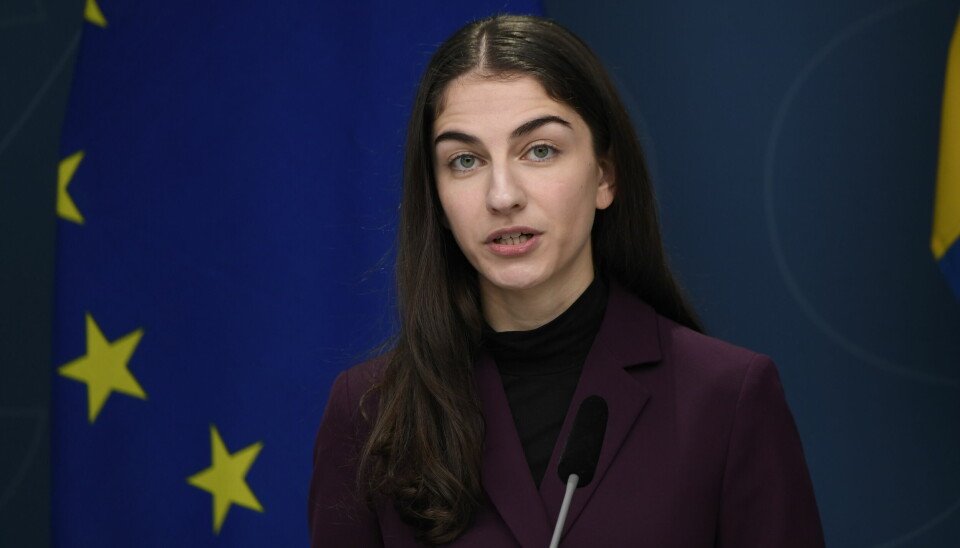Scribbles646's tweet photo. Sweden🇸🇪🇪🇺 has announced plans to build as many as 10 new nuclear reactors in the next 20 years. This is a major shift in their energy policy, as they had previously aimed to limit and phase out nuclear power. What are the reasons behind this change? 🧵1/8 https://t.co/wmGdoFKycv