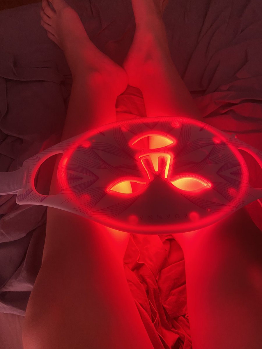 lugaresxcomunes's tweet photo. how weird this looks please… #redlightherapy https://t.co/BiayqLVRsU