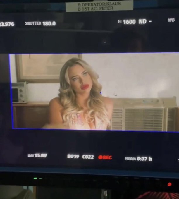 3 pic. Inside Man is out today ??  
Go check it out! I play ‘Debbie’ ? https://t.co/LaNxYBm1ER