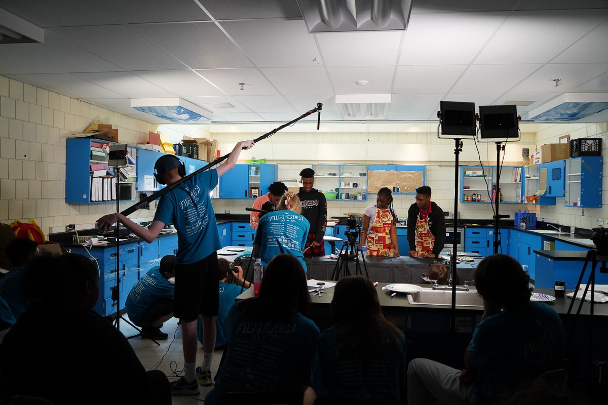 BostonSchools's tweet photo. Today we wrap up a Spectacular Summer of Learning at Boston Public Schools! This year's summer programming truly brought out the best in our student's passions and potential, from STEM programs to creative writing and art exploration and sailing Boston Harbor! #BPSSummer https://t.co/ZyvqhHGc14