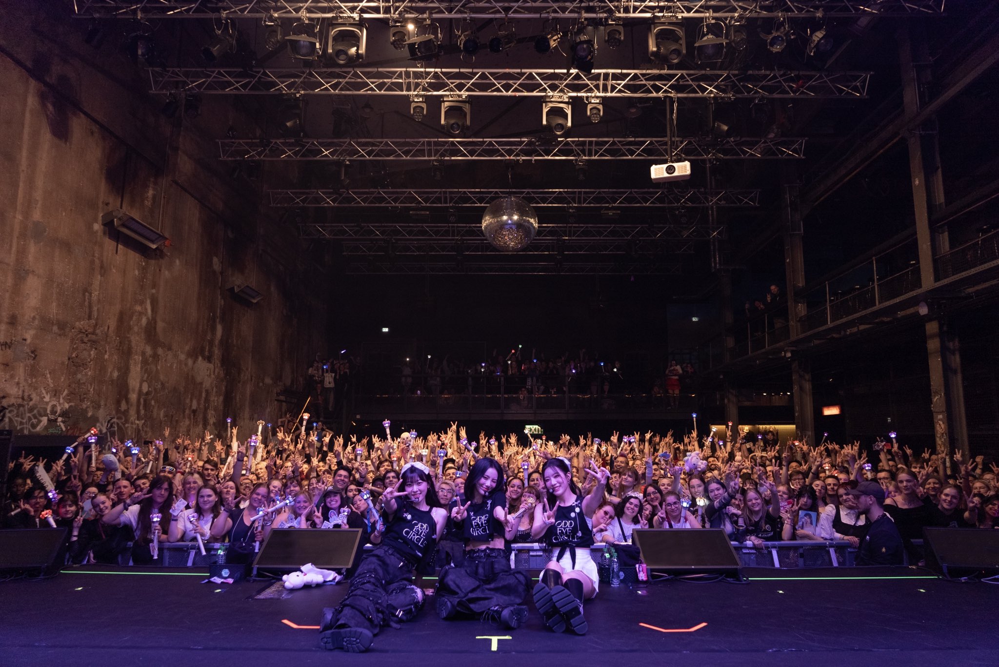 F3R2aw7agAA0Uch?format=jpg&name=large