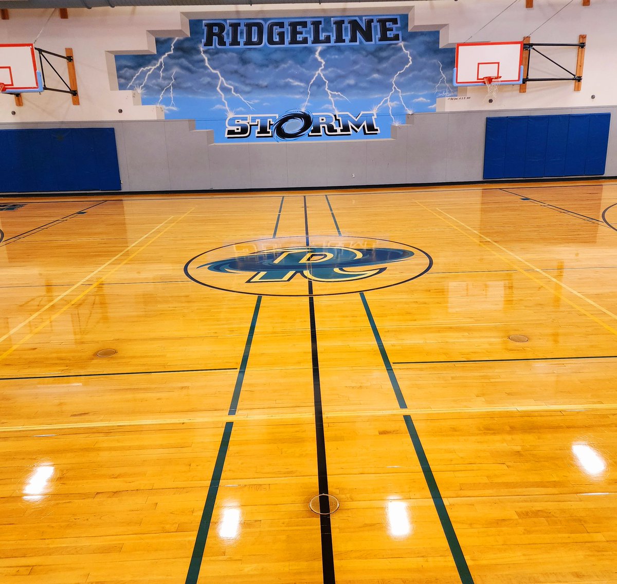 Ridgeline_MS's tweet photo. We provided lunch from The Masonry for our custodial staff today in appreciation for their hard work over summer to get the building shined up and ready for students and staff. Thank you to our amazing custodial team! #STORMFamily https://t.co/bfx3qcKVB7