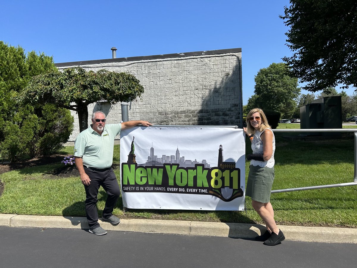 Dburman99's tweet photo. Happy National 811 Day!  I loved being today with @NewYork811 learning about all they are doing to educate folks on 811. Thanks for having me.   ⁦@PHMSA_DOT⁩ ⁦@CGAConnect⁩ ⁦@NARUC⁩ https://t.co/o1FcbLXQIW