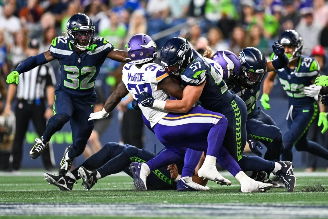 MontanaGrizFB's tweet photo. Shout-out to our guy @PattyC233 (#57), who posted 5 tackles - tied for the third-most in the game - in the @Seahawks preseason win over the Vikings! 👏👏👏

#GoGriz #NextLevelGriz https://t.co/kfSVhSMyR4