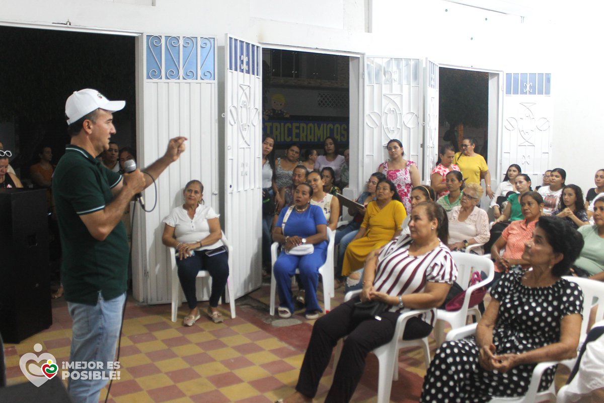 ElChamoPailitas's tweet photo. ¡Mejor es posible! Con nuestras Mujeres Empoderadas! 💚❤️
La invitación sigue abierta para todas las mujeres que se quieren sumar.
Mujeres ustedes son protagonistas de este gran proyecto. 📷
#MejorEsposible
#ChamoAlcalde https://t.co/WiCGgt9os6