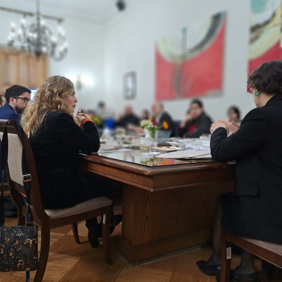 gabyelguetap's tweet photo. 🟠 Esta mañana participamos del Comiré Asesor Presidencial para la Política Nacional de Cuidados, representando al @Minvu

➡️ Tenemos como meta la construcción y habilitación de Centros de Cuidados en diversas comunas y localidades a lo largo del país. 

#construyendocambios https://t.co/ZAGXq58QDz