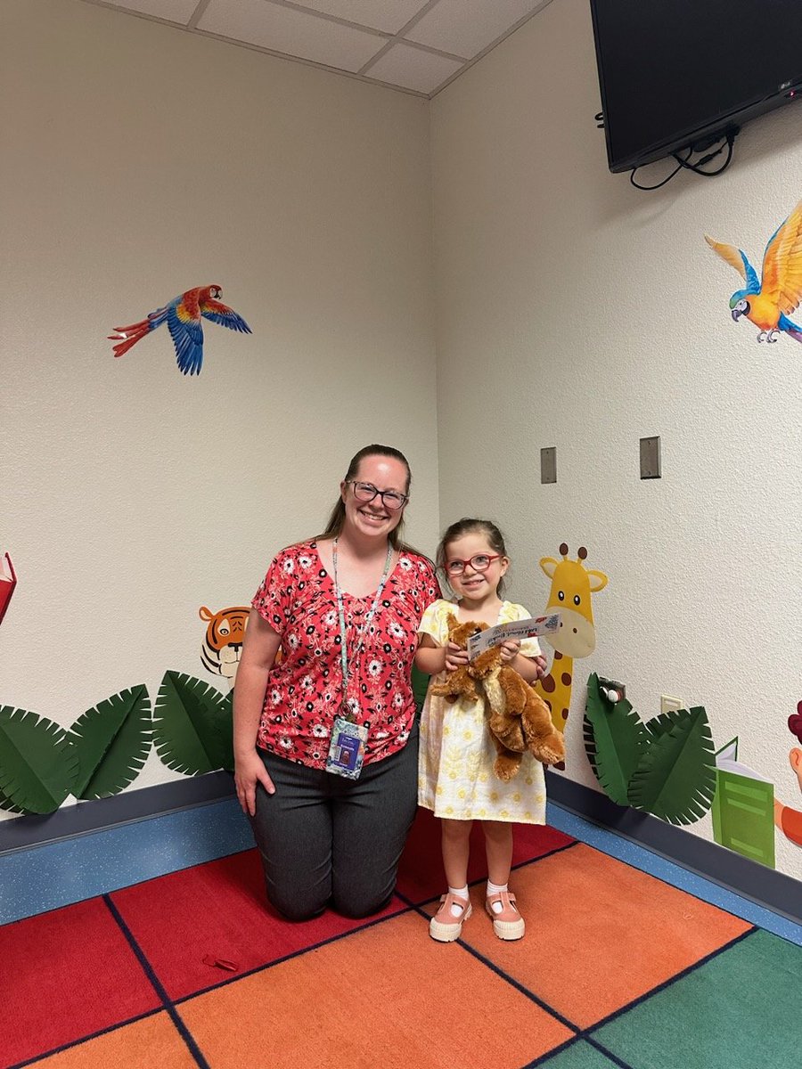 Elizabeth Le tweet media