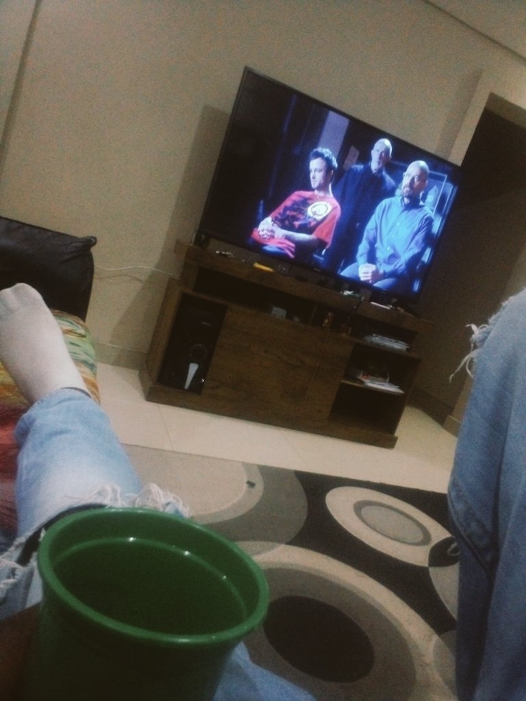 MalandaIlunga's tweet photo. Binge watching breaking bad for the holidays is a must.. https://t.co/OzDrgv3Inn