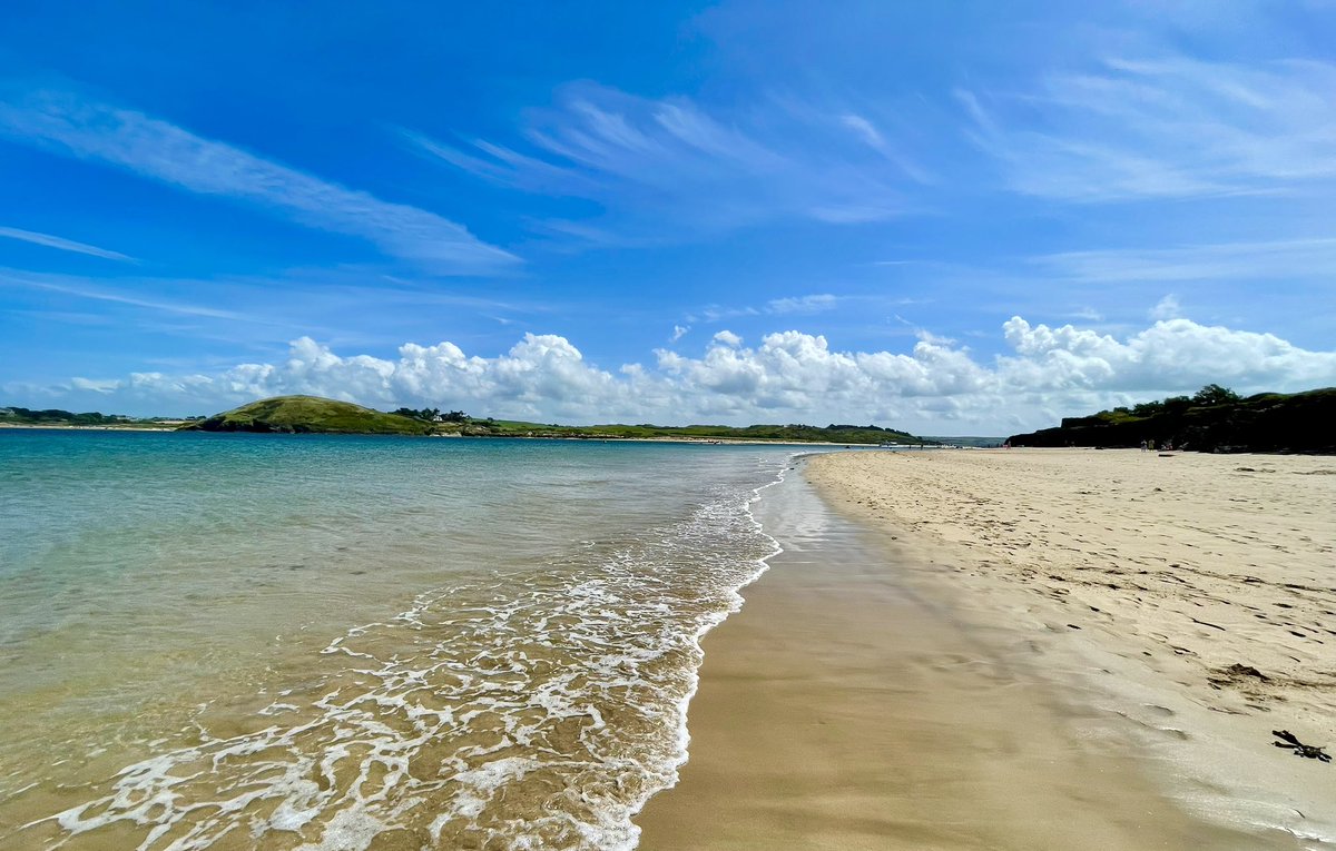 PeteWhite999's tweet photo. Another lovely day in #Padstow before heading home tomorrow. #Chilled #Sunshine #Cornwall #BackNextYear #OnTheBeach https://t.co/qP7wGdqROG