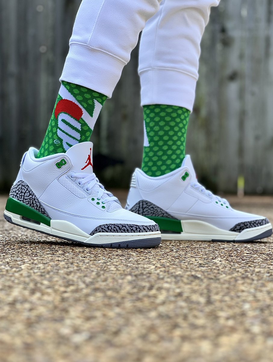 luvkicks4life's tweet photo. It’s finally Friday so I decided to end the week with one of my favorite J’s. The AJ3 imo is one  the best J’s ever made. How do you rate the AJ3. Have a great weekend peeps🥳🙌🏽
#kotd AJ3 Lucky Green

#snkrsliveheatingup #snkrskickcheck #kicksfan https://t.co/f711vOV7uq