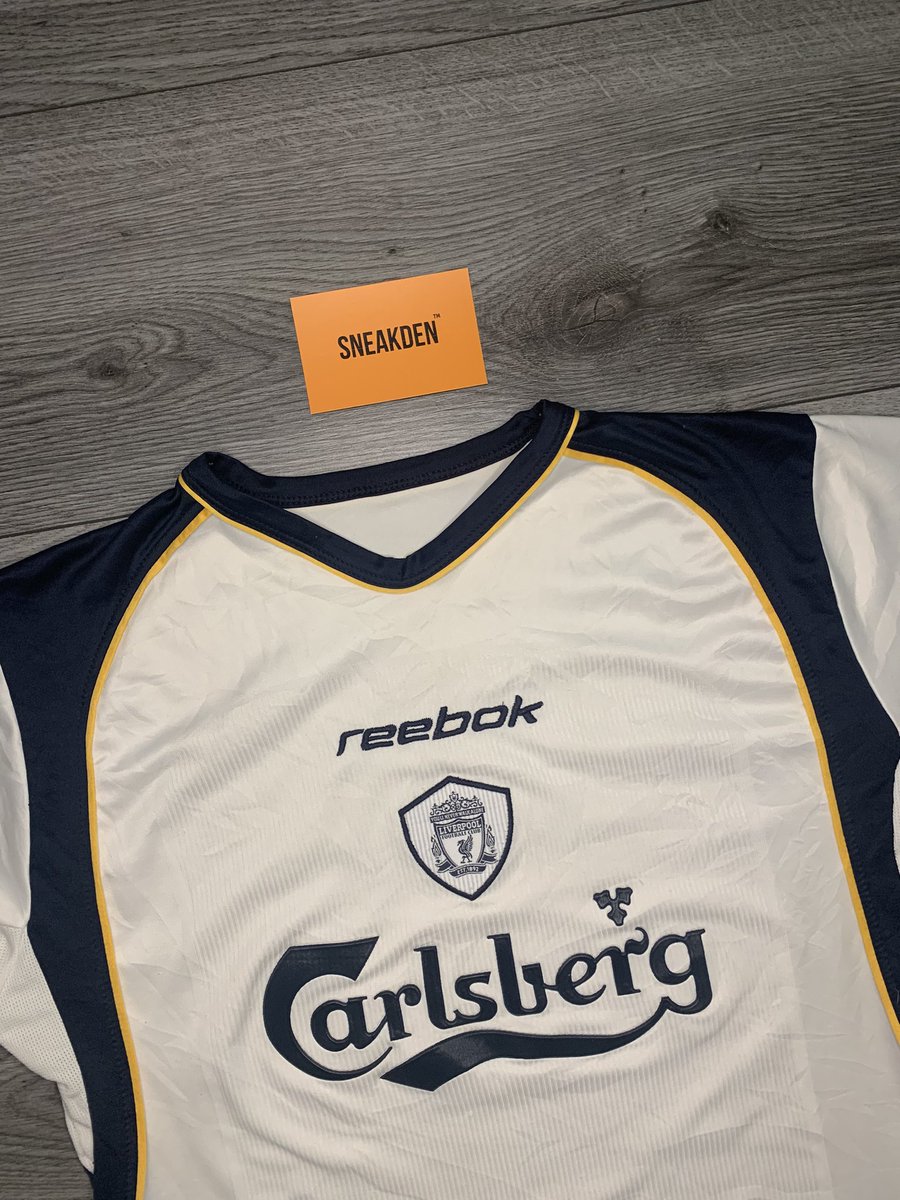 sneakdenuk's tweet photo. Liverpool F.C 01/02 retro away shirt ⚪️ (XS/S) -8/10 condition- https://t.co/Uf6ZDRxmJi