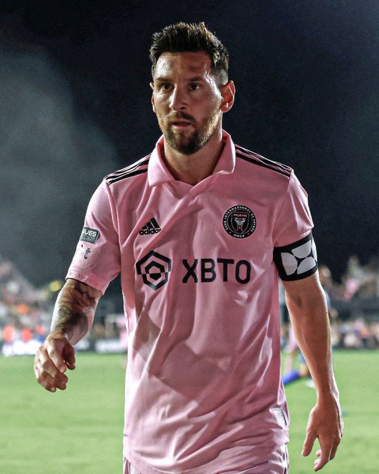 MrAngeloValdes's tweet photo. Si este hombre mete gol hoy me declaro Messilover. https://t.co/MnJix5QouY