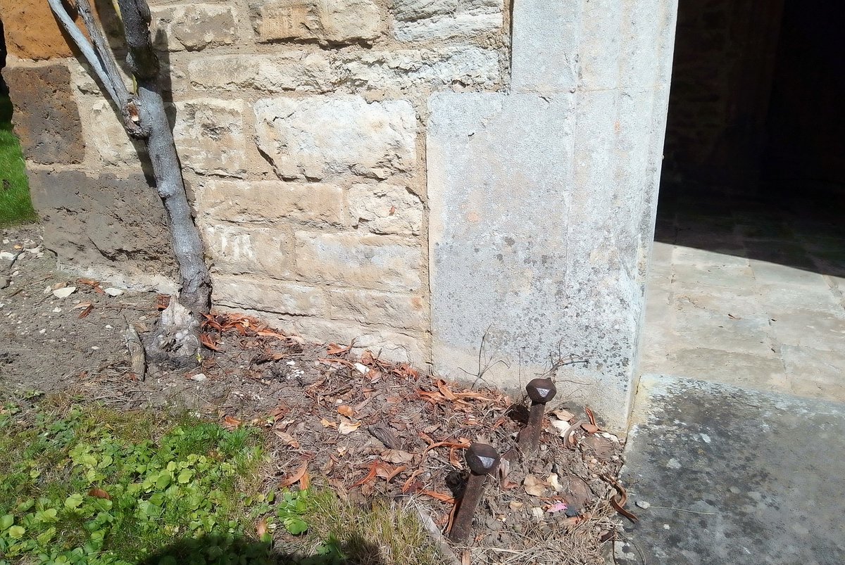 phil0073's tweet image. Boot scraper by #Victorian Church porch #PhilOnaBike #BootScraperSaturday
