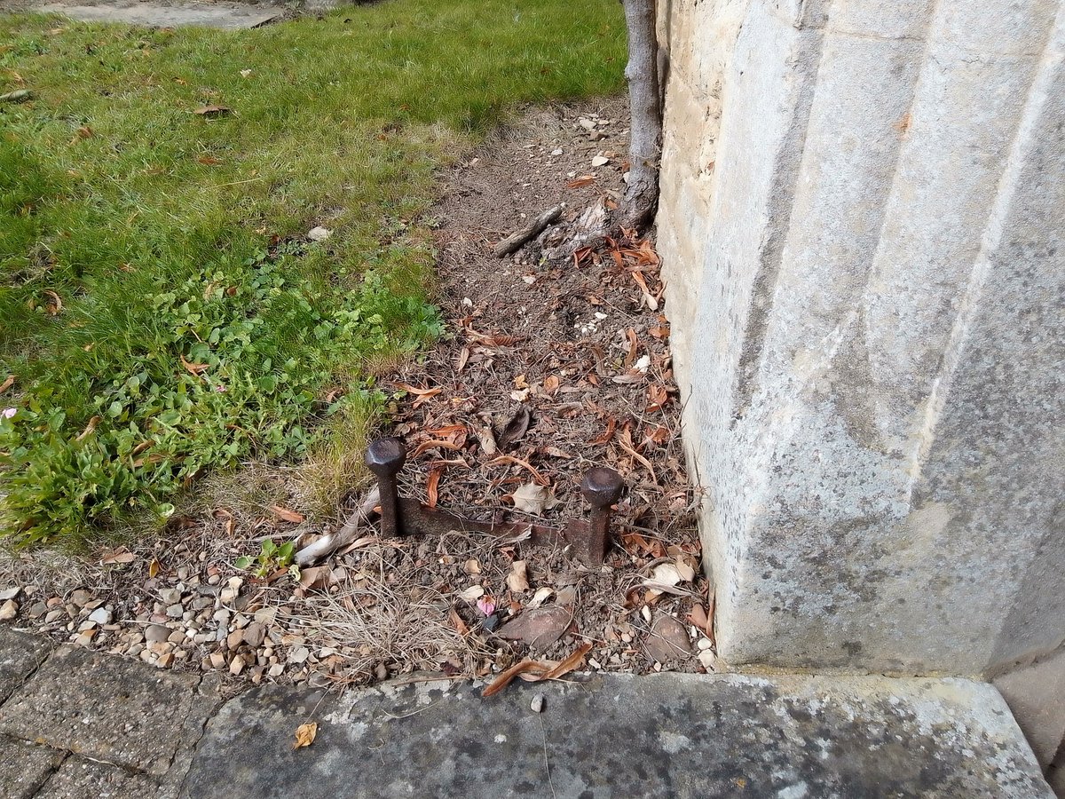 phil0073's tweet image. Boot scraper by #Victorian Church porch #PhilOnaBike #BootScraperSaturday