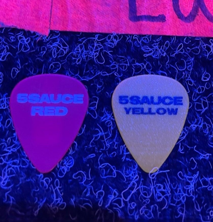 carouselive's tweet photo. 5sos? sorry, i only know 5SAUCE https://t.co/Mkhy3BLlSC