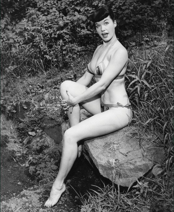 Did someone say quittin&rsquo; time? 😀 Happy weekend, Bettie babes and beaus! ☀️💖  #queenofpinups #1950s #bettiepage<a href="/tag/pinup"class="tags"><span>#pinup</span></a><a href="/tag/bettiepage"class="tags"><span>#bettiepage</span></a><a href="/tag/1950s"class="tags"><span>#1950s</span></a><a href="/tag/pinupgirl"class="tags"><span>#pinupgirl</span></a><a href="/tag/bettiebangs"class="tags"><span>#bettiebangs</span></a>