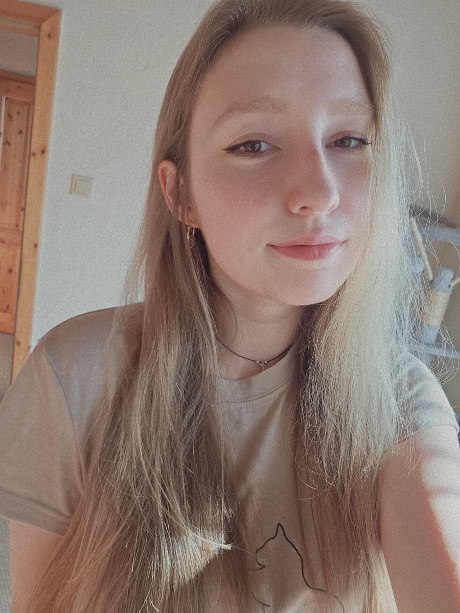 So Leute es ist endlich soweit! Das <a href="/DrPepperDE/">Dr Pepper DE🍍🍓</a> E-Sports Team hat sich zusammengefunden und zockt nun ein paar Runden Fall Guys! 

<a href="/madamefoxyy/">𝑱𝒆𝒔𝒔𝒊𝒆</a>, <a href="/MANIAC_ESPORT/">MAN!AC</a> und ich schlagen uns um die Krone!

Das darf man nicht verpassen 😌

 twitch.tv/Luumyx?sr=a