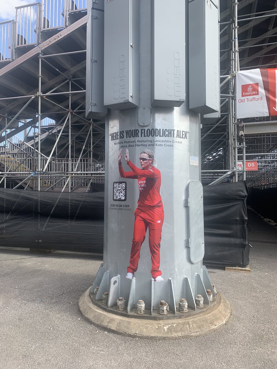 horvience's tweet photo. Yay @AlexHartley93 Just done a pilgrimage to your floodlight pylon. There happens to be some cricket on here as well which is a bonus!😜☺️. Have to say the new hotel looks better grey than red due to the symmetry/cemetery! 🤪 #ocd #oldtrafford #MyVeryOwnPylon #TheHundred2023 #bae https://t.co/OoD4HzFrLd