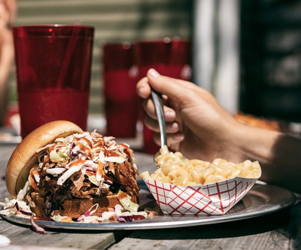 A Home Sweet Home with mac and cheese on the patio is the perfect combo 😋
.

#bbq #stlbbq #stlouisbbq #eatlocal #cottlevillemo #cottleville #keepcottlevillecool #eatlocalstl