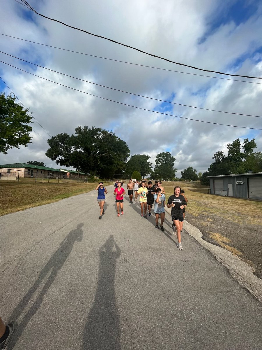 LadyHornets_'s tweet photo. Was a great day at the HILL.  I could not ask for a better way to start my day #hornetnation #HHSXC https://t.co/B7TMiZZ93H