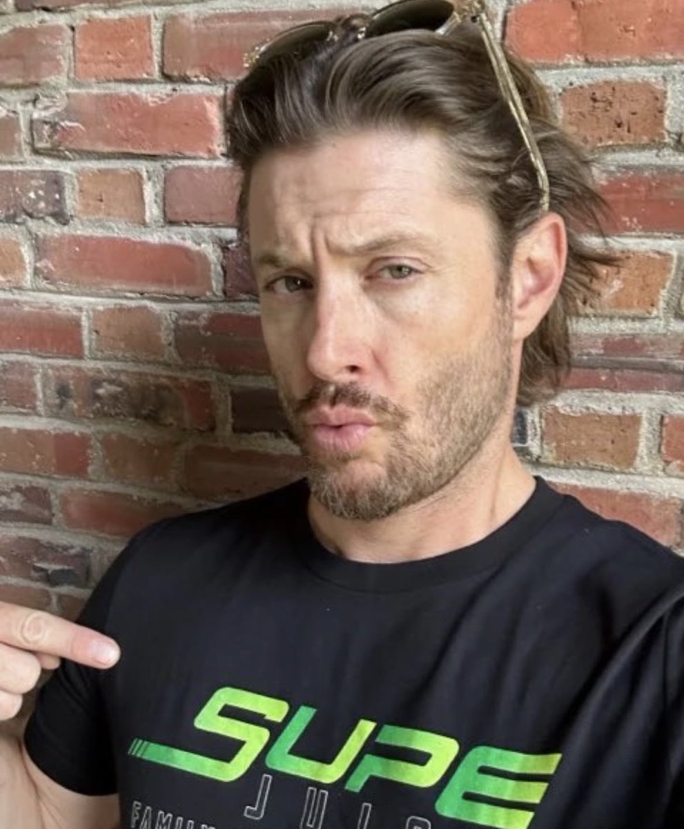 lnfourss's tweet photo. JENSEN OH MY GOD???? https://t.co/cGIkTf1jrw