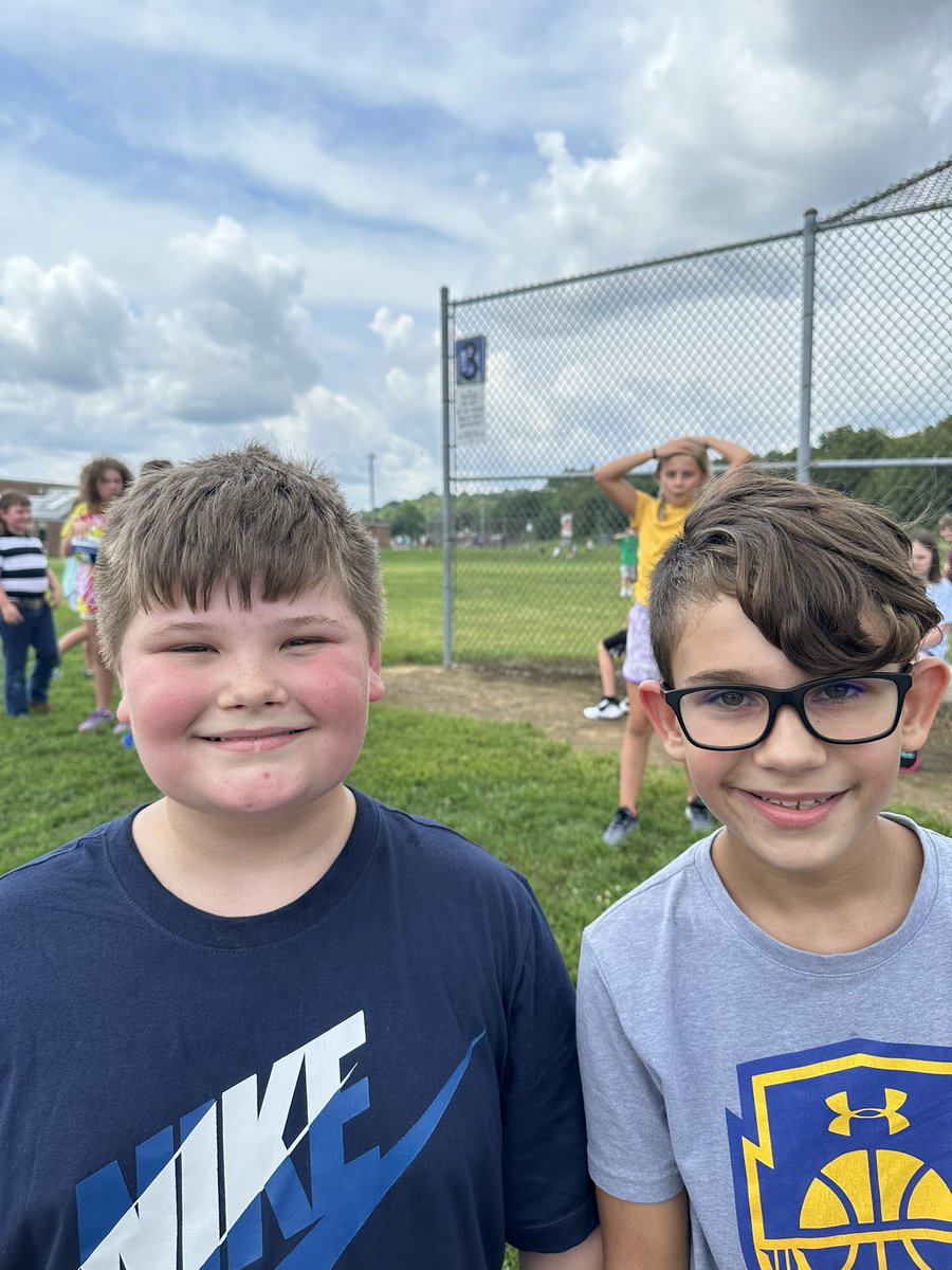 RMS_RossRams's tweet photo. Day 2 and these 4th graders already know the RIS Pledge! Nice job Harleigh, Faith, Brantley and and Brady! #BeRAMS #RISrocks https://t.co/uC4Y3aMxeS