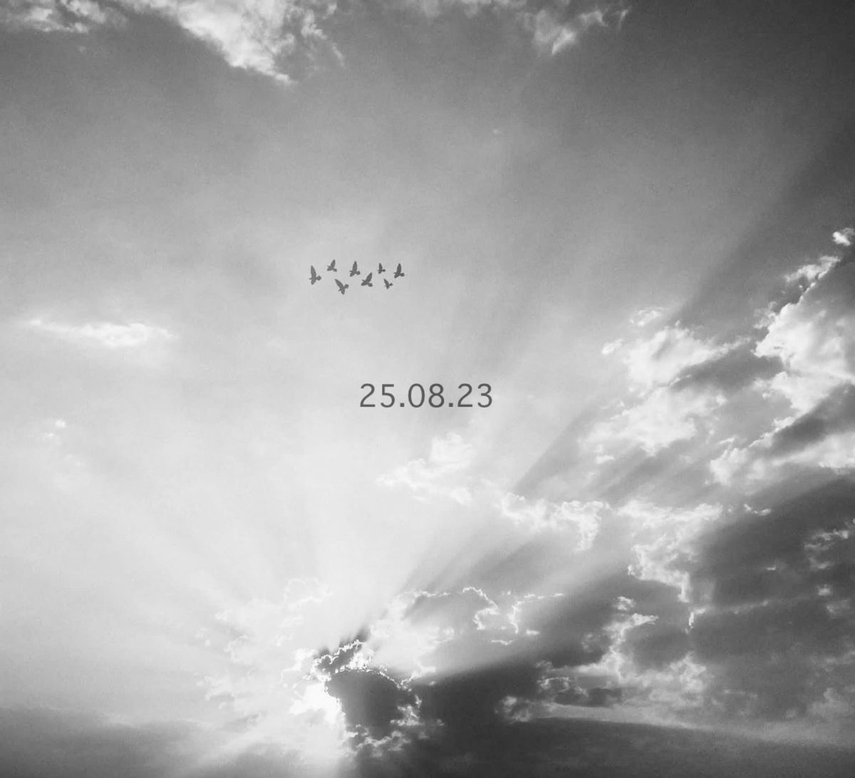 ColoursFuture's tweet photo. Another new single “Light Beams” will be release two weeks today. Also if you buy your tickets for the glasgow show in the next 24 hours we will send you a private preview link to the sublease tomorrow night. This has a different feel so be sure to check it out. https://t.co/0DhBMvbbom