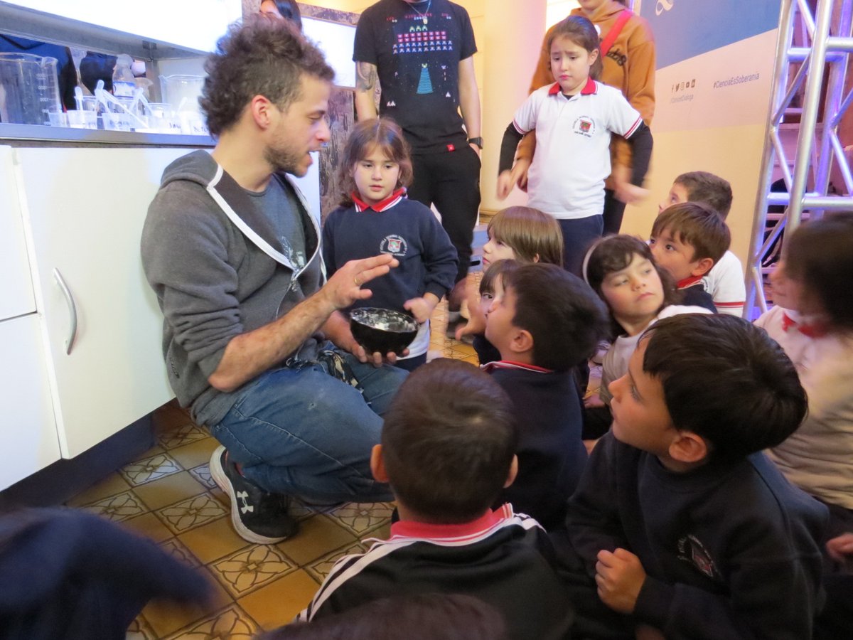 CienciaSantaFe's tweet photo. #ExploraCiencia | ¡Último día para disfrutar la muestra!

🔬 Acercate hoy sábado hasta las 20, en la Sede del Gobierno de Santa Fe en Rosario, para disfrutar de esta experiencia itinerante y viví la ciencia y la tecnología.

Entrada libre y gratuita. ¡Te esperamos! https://t.co/EHfN4D70yQ