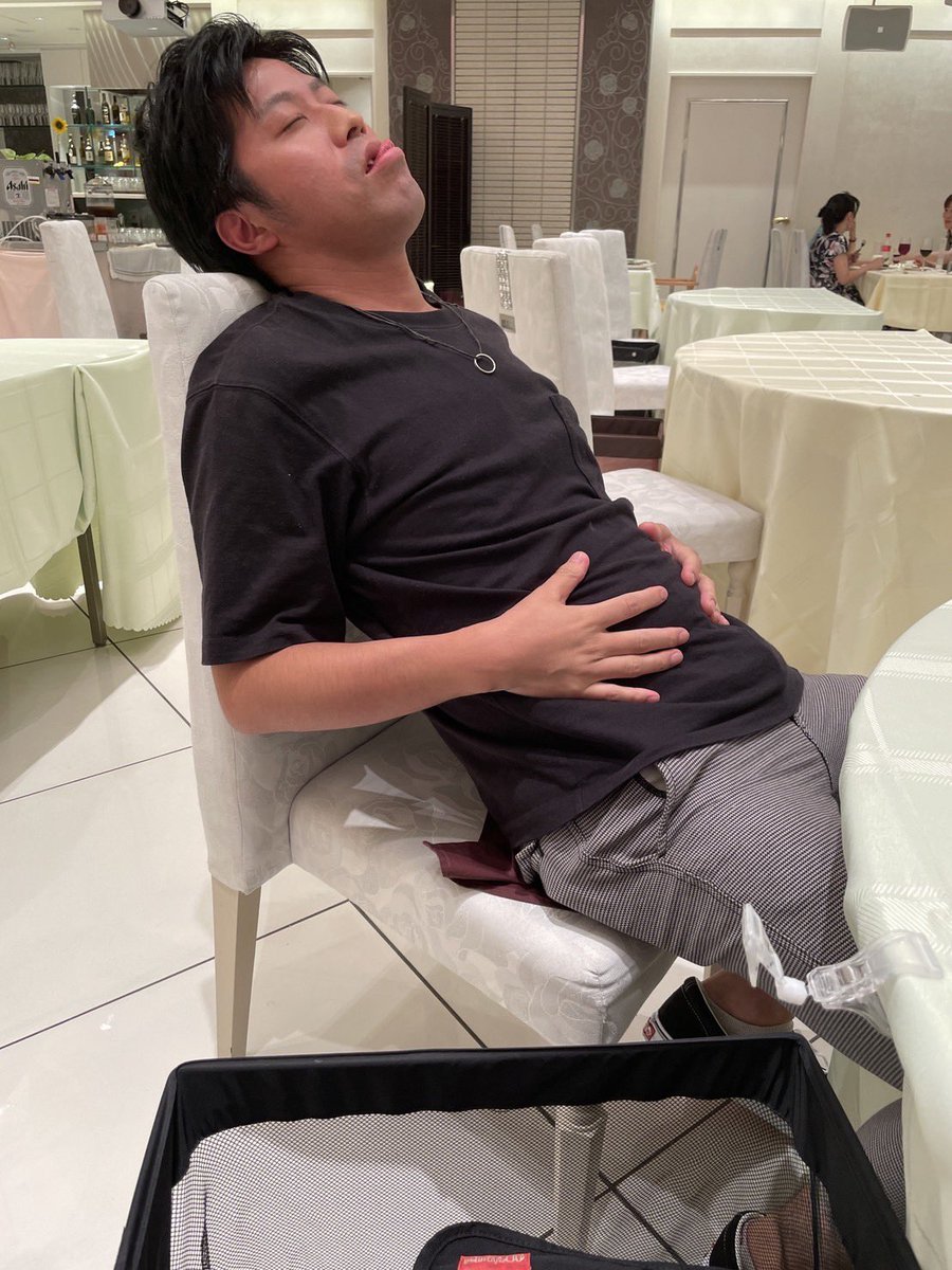 ittotto_add9's tweet photo. 昨日、33歳になりました！
現在仕事は営業コンサルとして食品メーカーに忍び込んでおり、久々に食品に携わる仕事をしてます。
音楽をしながら食に関わる仕事をするということ、本当にありがたい限りです。
LINEギフトの100%がビール関係で、ビール好きイメージが浸透していて嬉しい限りです笑 https://t.co/sdmDPaIocz