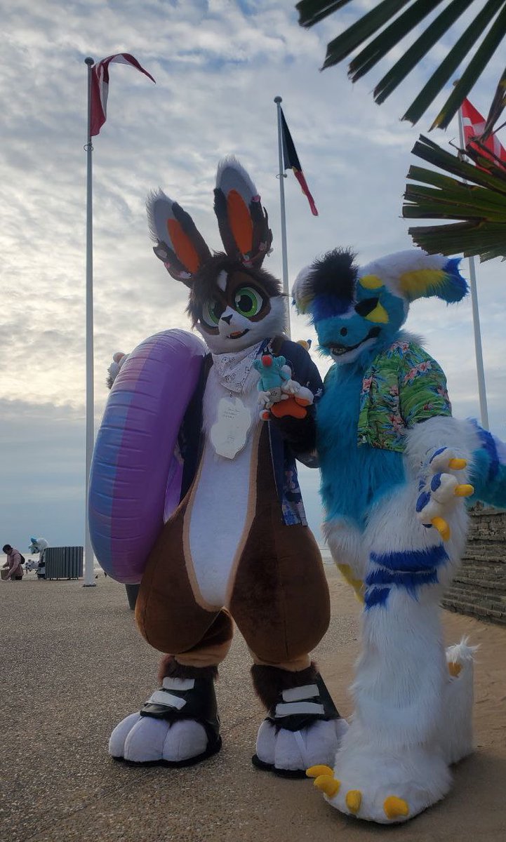 kodda_a's tweet photo. Best friend 🫂🤗
📸: sifuraw 

#FursuitFriday https://t.co/9IMQGnzLaO